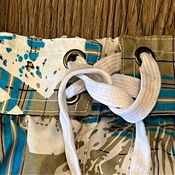 VTG Tropical Hawaiian Swim Trunks Men's M Floral Hibiscus Plaid Mesh Lined Y2K - Picture 4 of 13